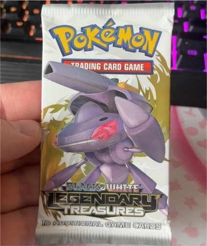 2013 Pokemon Black & White Legendary Treasures Booster Pack Genesect Art — front