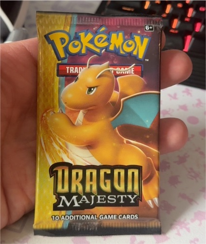 2018 Pokémon Dragon Majesty Booster Pack Dragonite — front