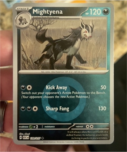 2020 Pokemon TCG #129 Mightyena — front