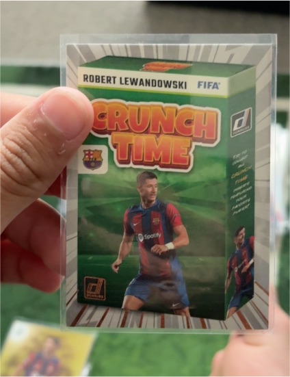 2023-24 Donruss #10 Robert Lewandowski Crunch Time — front