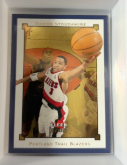 2002 Fleer Premium #27 Damon Stoudamire — front