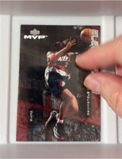 1999-00 Upper Deck MVP Electrifying #E5 Damon Stoudamire — front