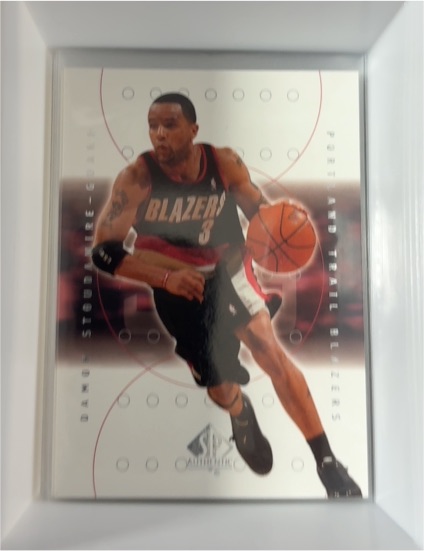 2000-01 Upper Deck SP Authentic #67 Damon Stoudamire — front
