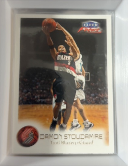 1999-00 Fleer Focus #82 Damon Stoudamire — front