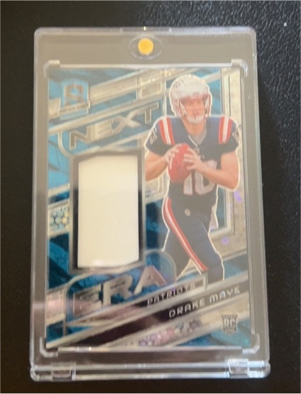 2025 Donruss Optic #DTBH-DME Drake Maye Blue Hyper Threads Patch — front