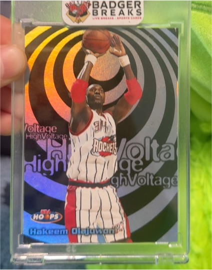 1997-98 Skybox Hoops High Voltage #19HV Hakeem Olajuwon — front