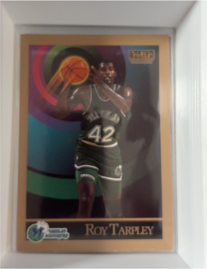 1990 SkyBox #67 Roy Tarpley — front