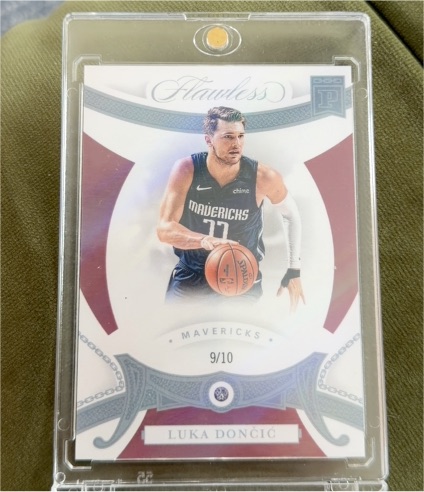 2023 Panini Flawless #9/10 Luka Dončić — front