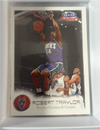 1999-00 Fleer Focus #39 Robert Traylor — front