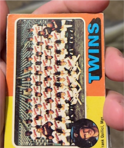 1975 Topps #443 Minnesota Twins / Frank Quilici Team Checklist — front
