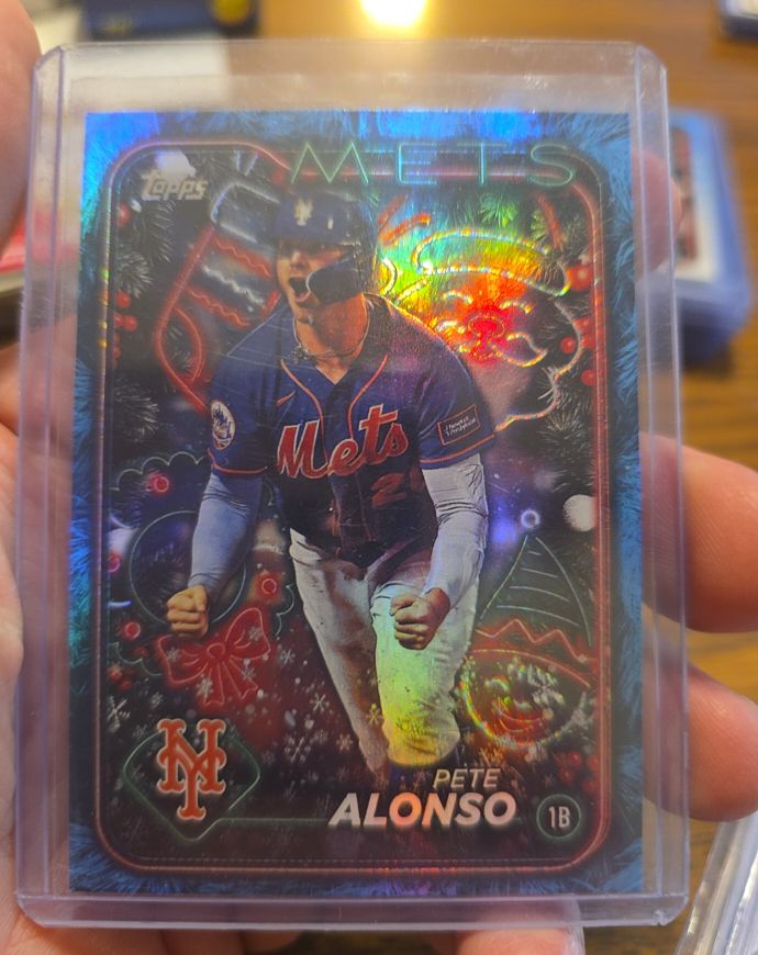 2024 Topps Holiday #H66 Pete Alonso — front