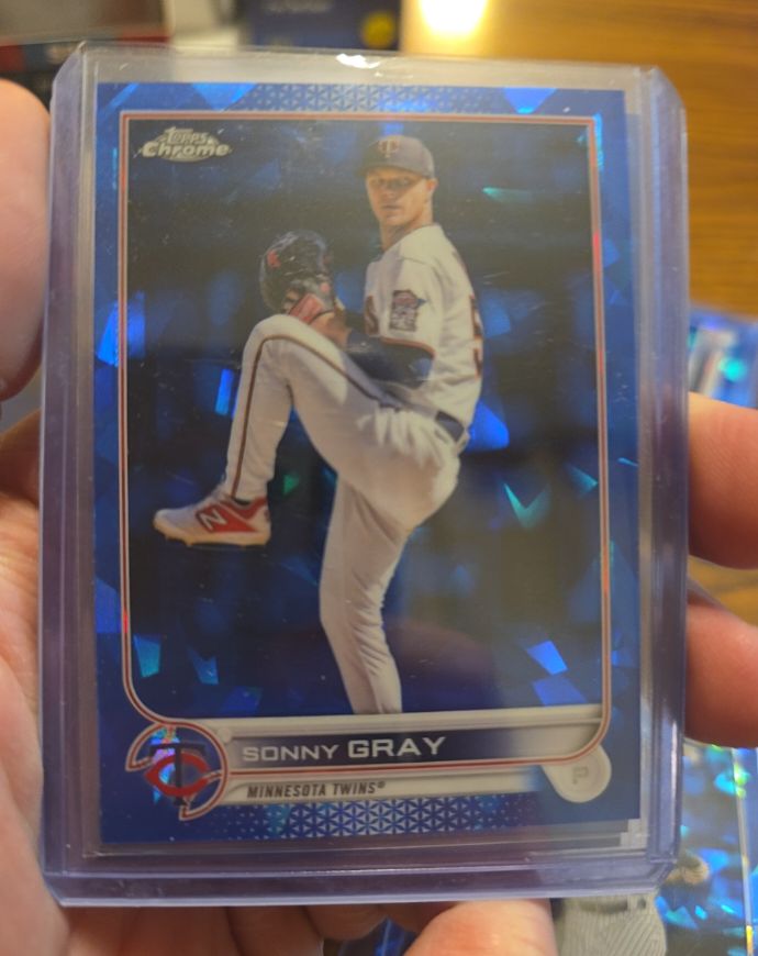 2022 Topps Chrome Update Sapphire Edition #US16 Sonny Gray — front