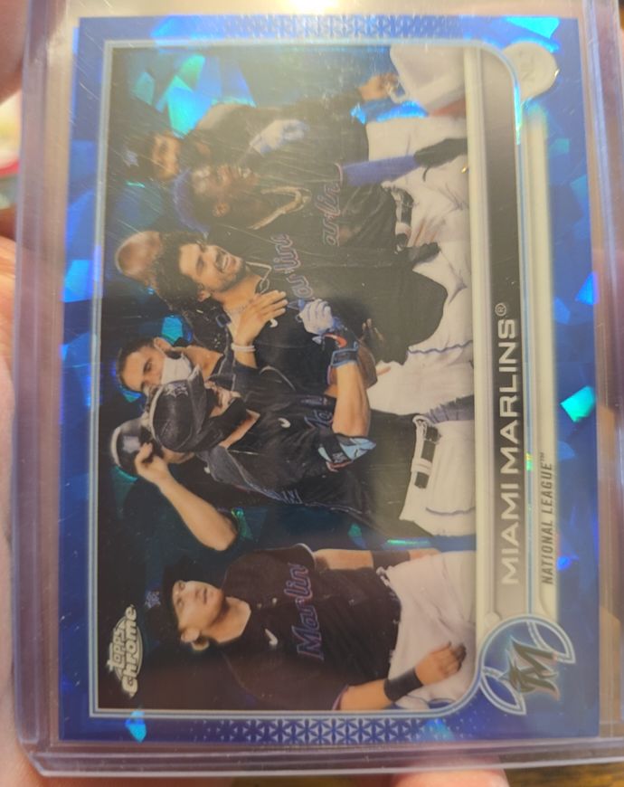 2022 Topps Chrome Sapphire Edition #326 Miami Marlins Team Card — front