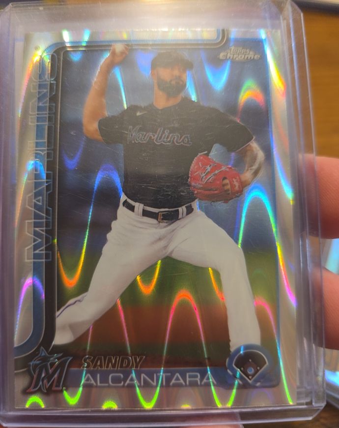 2025 Topps Chrome #126 Sandy Alcantara — front