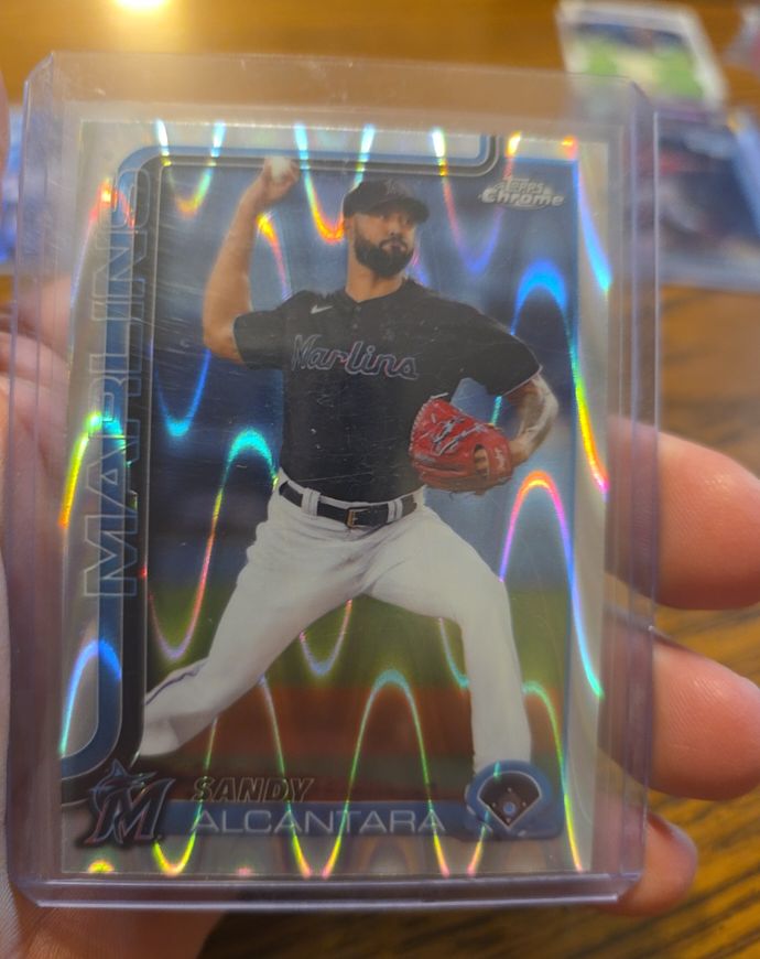 2025 Topps Chrome #126 Sandy Alcantara — front