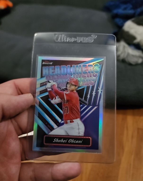 2023 Topps Finest #FH-1 Shohei Ohtani Headliners — front