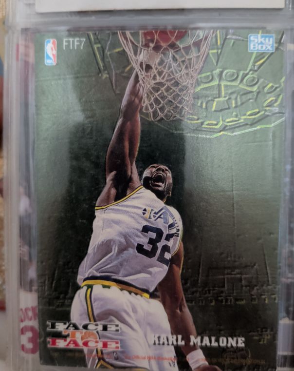 1993-94 SkyBox NBA Hoops Face To Face #FTF7 Karl Malone — front