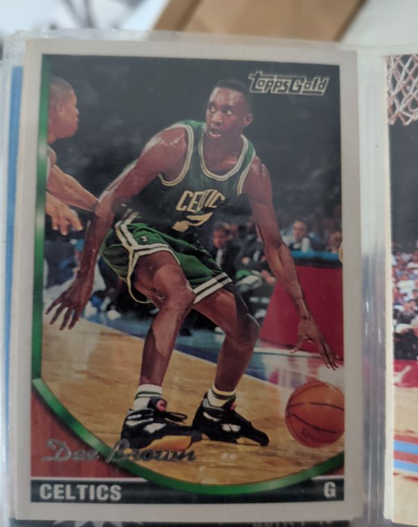 1993-94 Topps Gold #180 Dee Brown — front