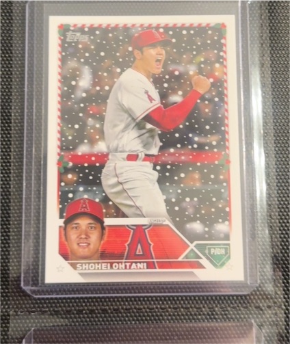 2023 Topps Holiday #H17 Shohei Ohtani — front