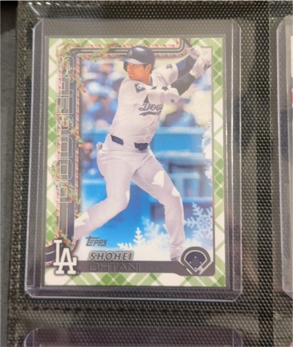 2025 Topps Holiday #H200 Shohei Ohtani — front