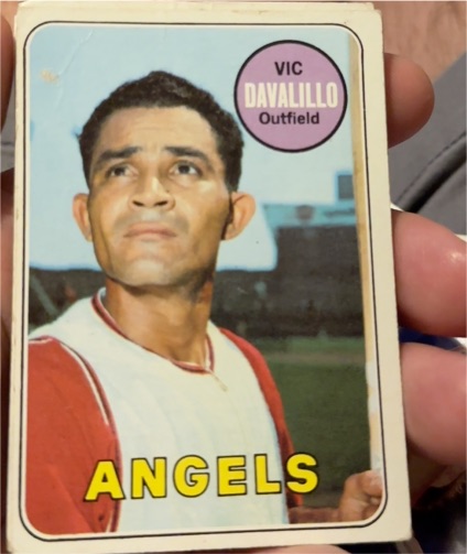 1969 Topps #275 Vic Davalillo — front