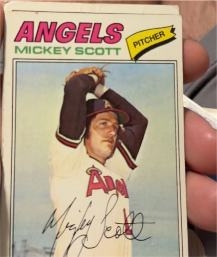 1977 Topps #401 Mickey Scott — front