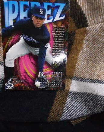 1997 Skybox Circa #7 Neifi Perez — front