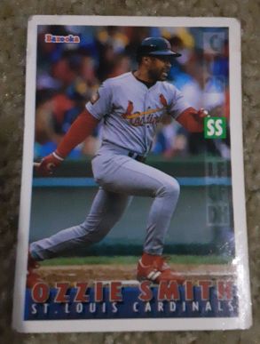 1995 Topps Bazooka #28 Ozzie Smith — front
