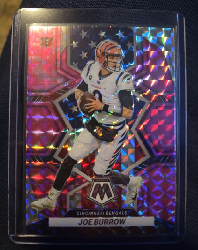 2022 Panini Mosaic #255 Joe Burrow — front