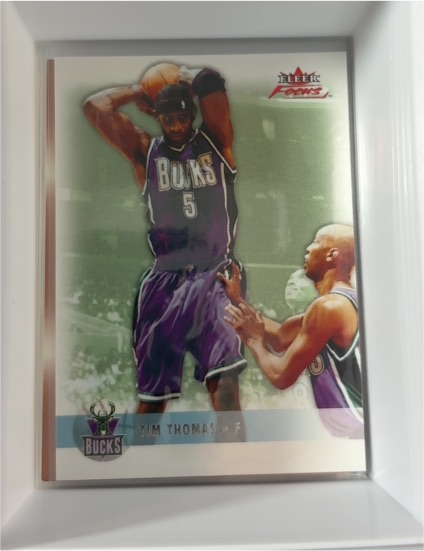 2003-04 Fleer Focus #102 Tim Thomas — front