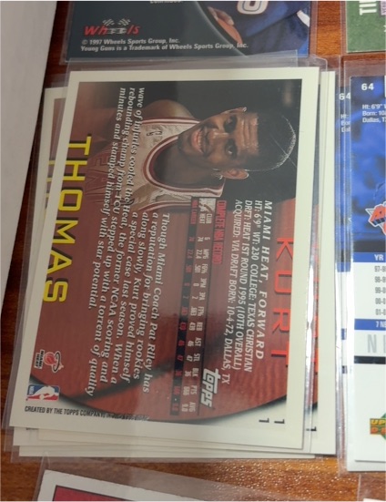 1997 Topps #1 Kurt Thomas — front