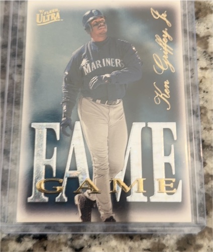 1997 Fleer Ultra #1 Ken Griffey Jr. Fame Game — front