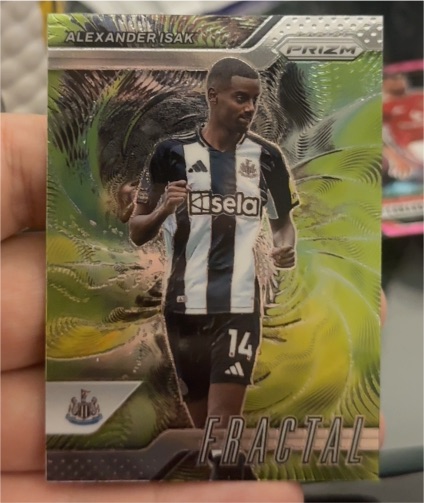 2024-25 Panini Prizm Premier League #7 Alexander Isak Fractal — front