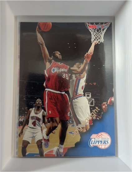 1996-97 Hoops #74 Loy Vaught — front
