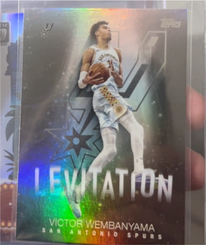 2025-26 Topps Basketball Levitation #L-10 Victor Wembanyama — front
