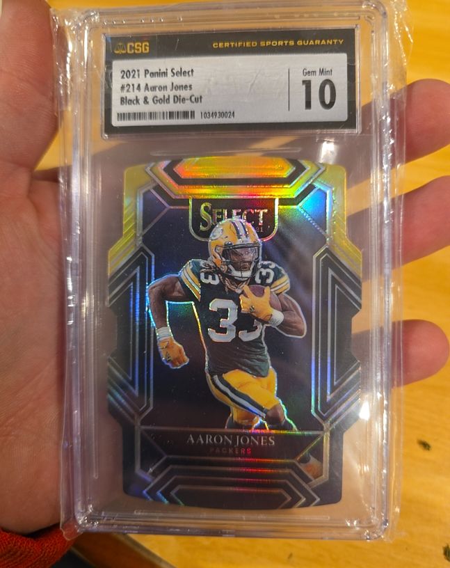 2021 Panini Select #214 Aaron Jones Black and Gold Die-Cut — front