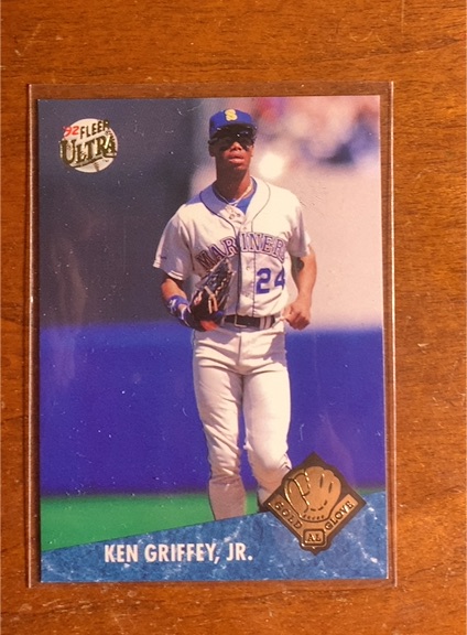 1992 Fleer Ultra #22 Ken Griffey Jr. — front