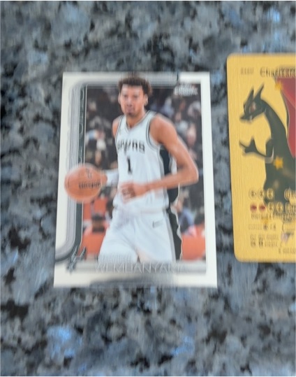 2025 Topps #1 Victor Wembanyama — front