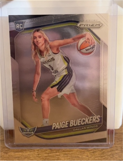 2025 Panini Prizm WNBA #147 Paige Bueckers — front