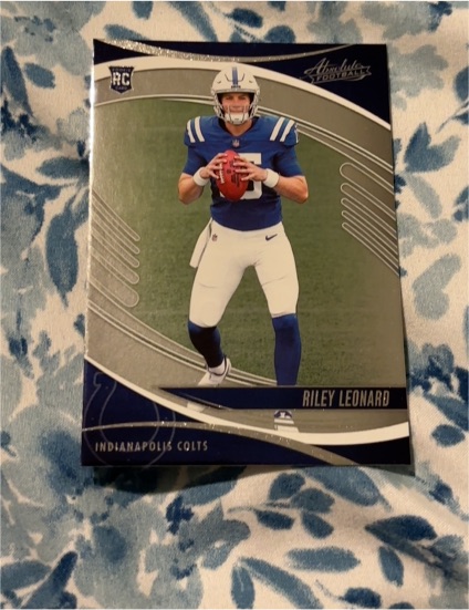 2025 Panini Absolute #172 Riley Leonard — front