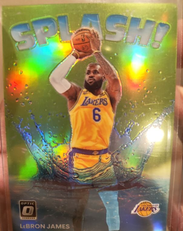 2022-23 Panini Donruss Optic #15 LeBron James Splash! — front