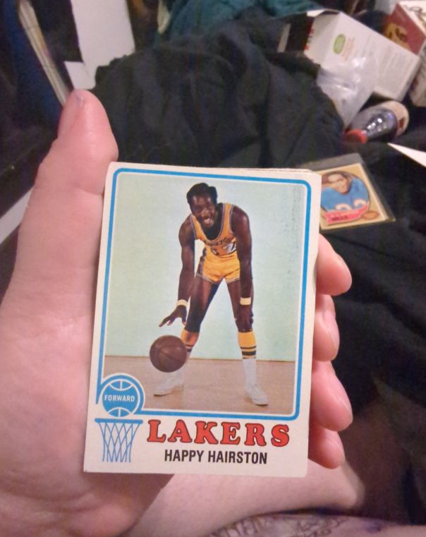 1973-74 Topps #137 Happy Hairston Los Angeles Lakers — front