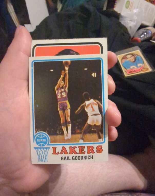 1973-74 Topps #55 Gail Goodrich — front