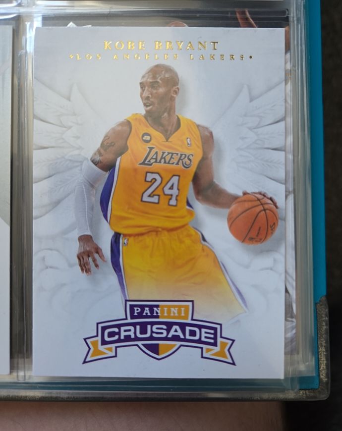 2012-13 Panini Crusade #5 Kobe Bryant — front