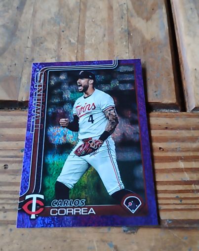 2025 Topps Series 1 #275 Carlos Correa — front