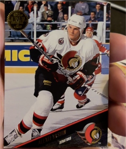 1993-94 Leaf #386 Alexei Yashin Ottawa Senators — front