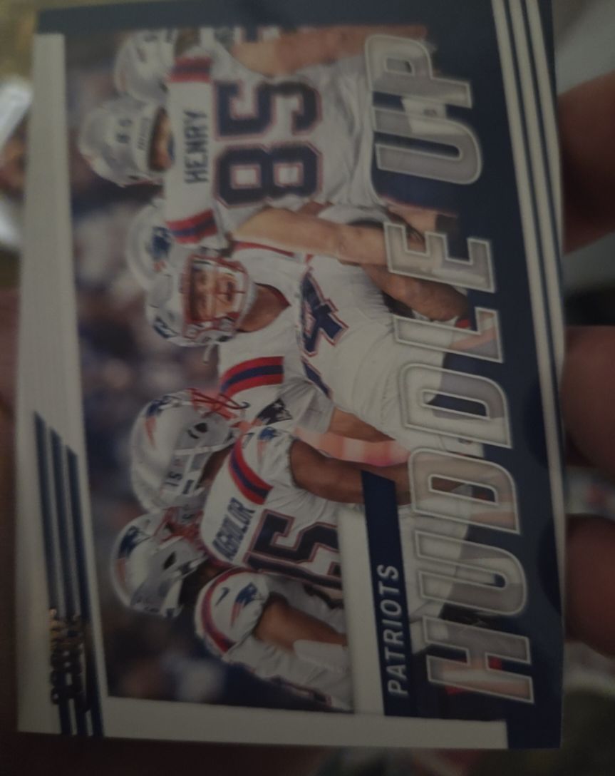 2022 Panini Score #HU-NE New England Patriots Huddle Up — front