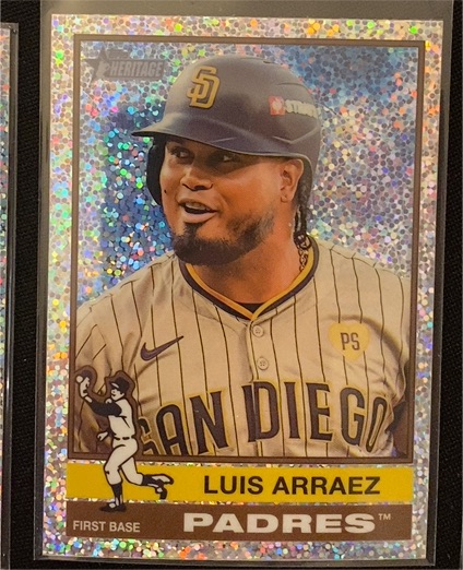 2025 Topps Heritage #39 Luis Arraez Chrome Silver Sparkle Refractor — front