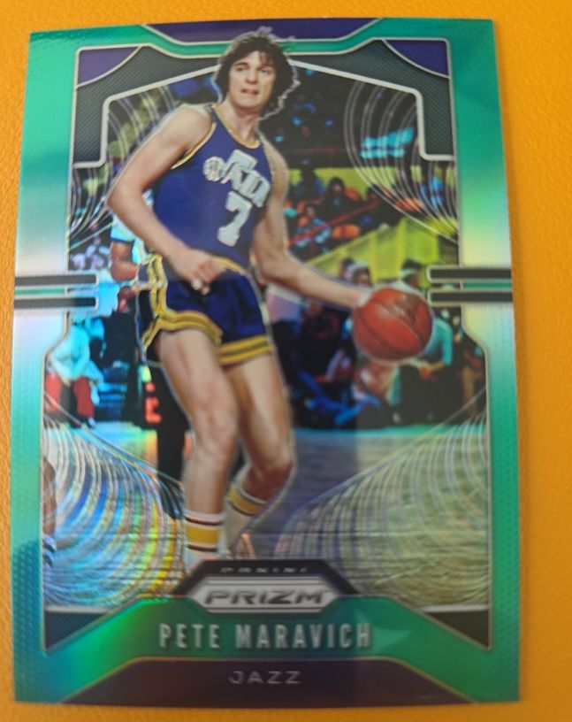 2019-20 Panini Prizm #17 Pete Maravich — front