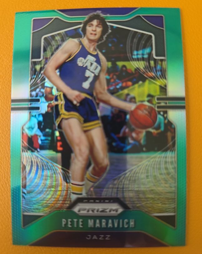 2019-20 Panini Prizm #17 Pete Maravich — front